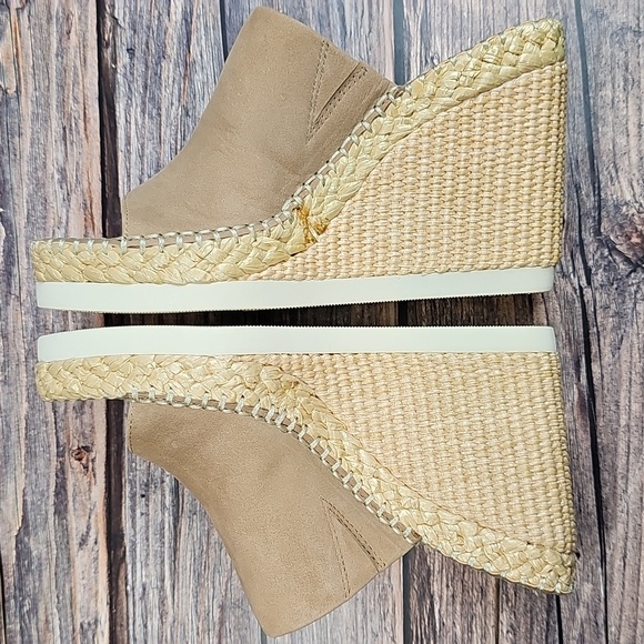 NIB VINCE CAMUTO BRISSIA TORTILLA SILKY NUBUCK PLATFORM WEDGE MULES - Picture 6 of 12
